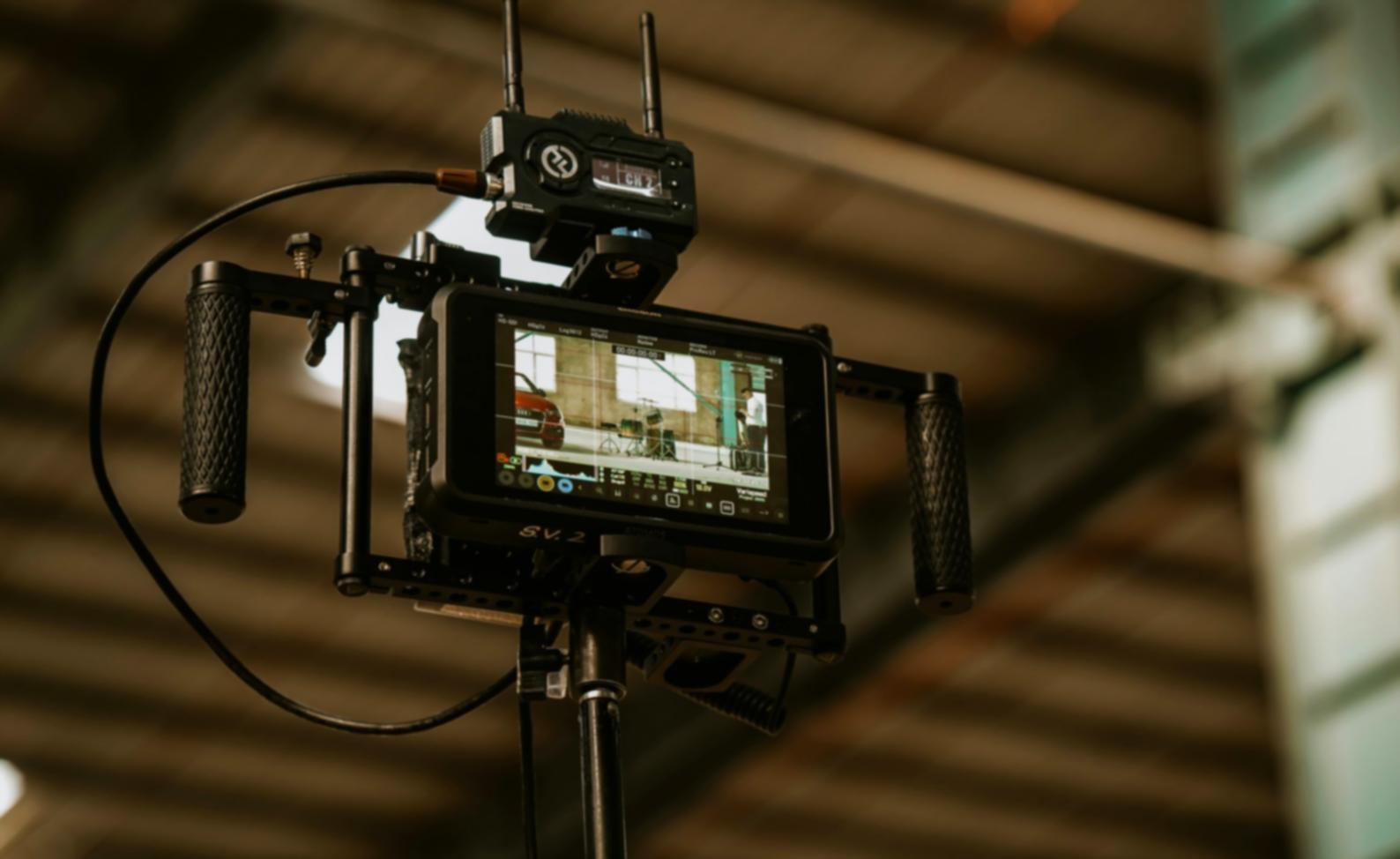 Professionelle Videobearbeitung — Kursbeispiel bei Brevoxaris