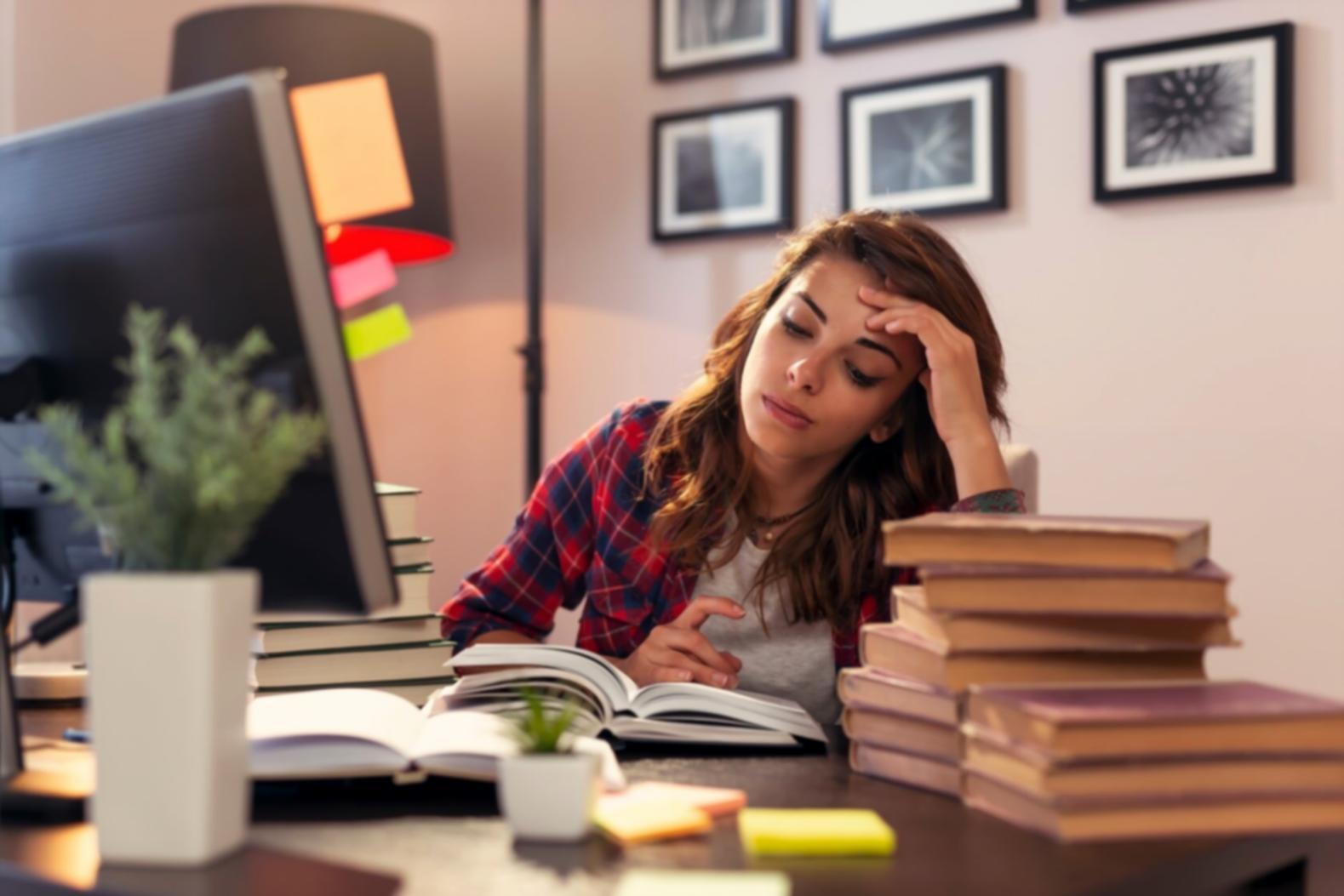 Videobearbeitung am Computer – professioneller Arbeitsplatz